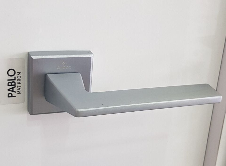 ARPAT PABLO MAT KROM İTALYAN KARE ROZETLİ ALÜMİNYUM WC KAPI KOLU TAKIM