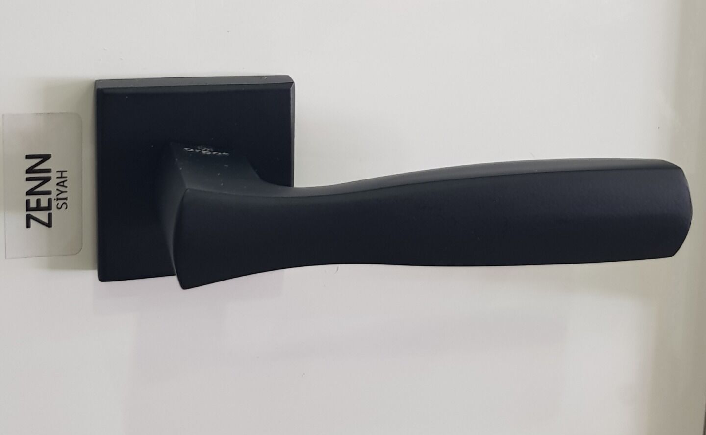 ARPAT ZENN MAT SİYAH İTALYAN KARE ROZETLİ ALÜMİNYUM