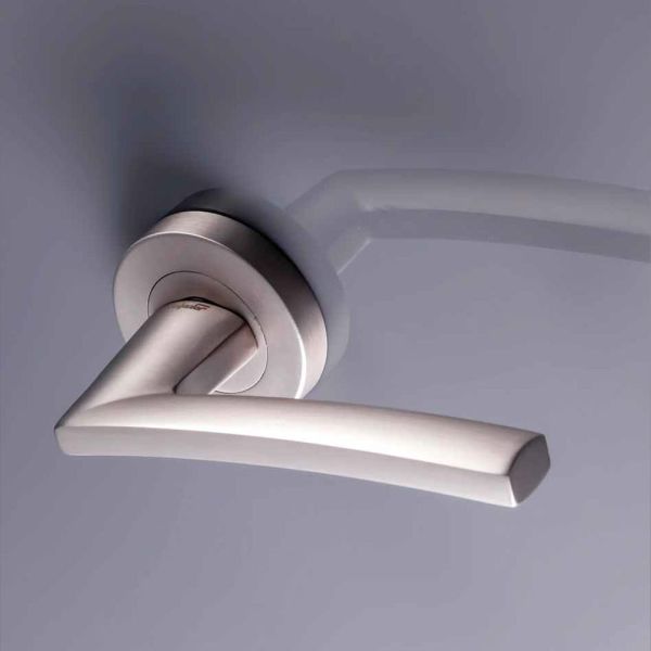 DOĞANLAR RODOS MAT SİYAH ROZETLİ KAPI KOLU